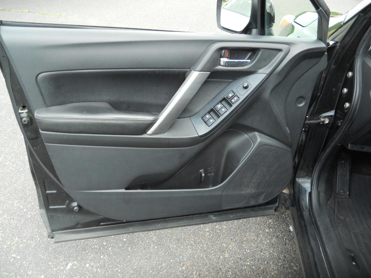 Subaru Forester 2.5i Limited 2014