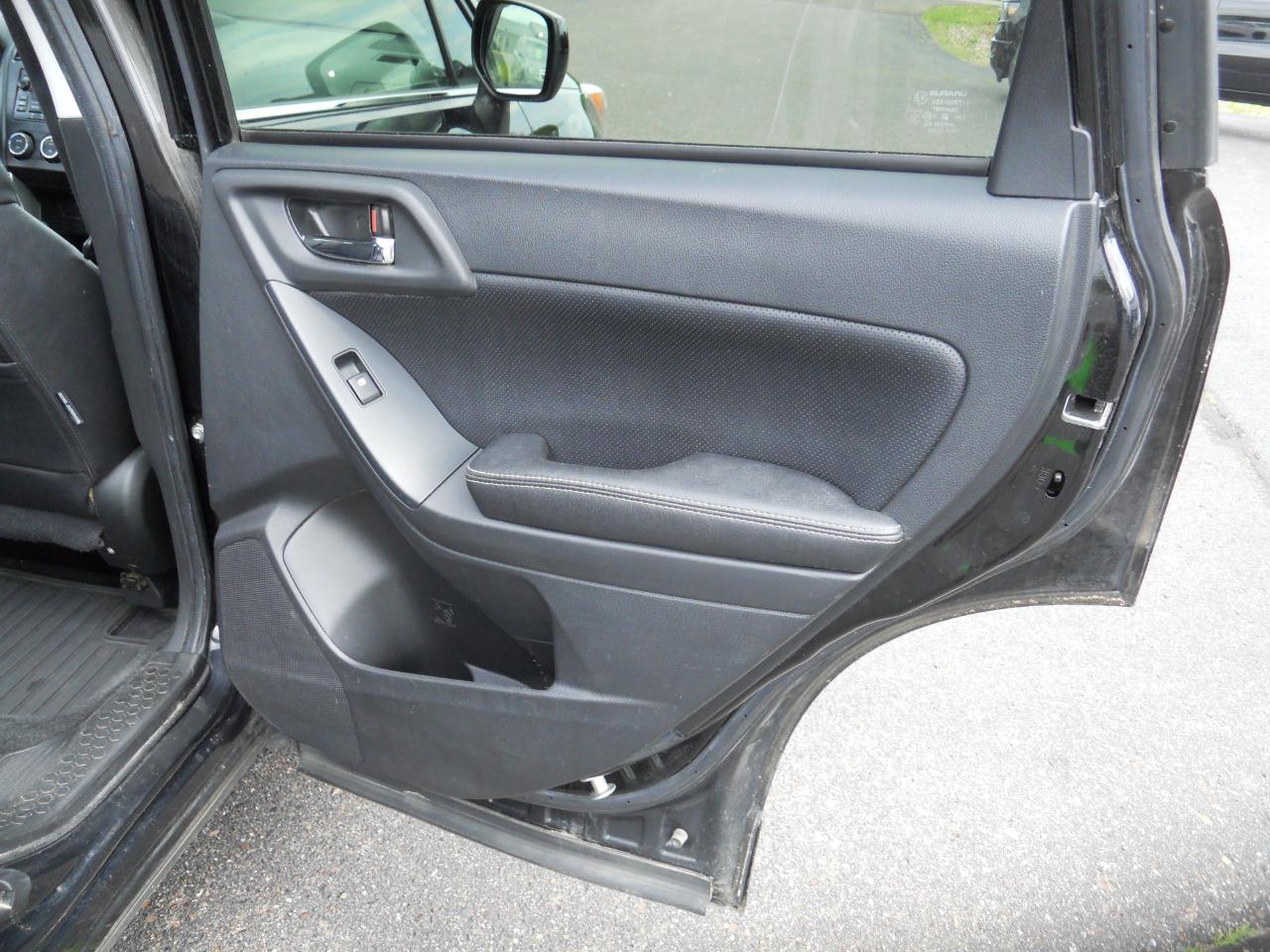 Subaru Forester 2.5i Limited 2014