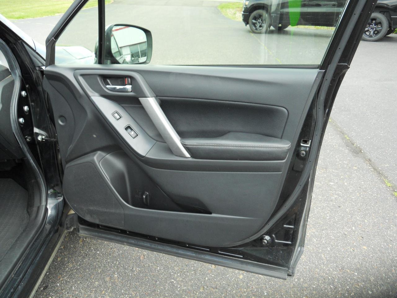 Subaru Forester 2.5i Limited 2014