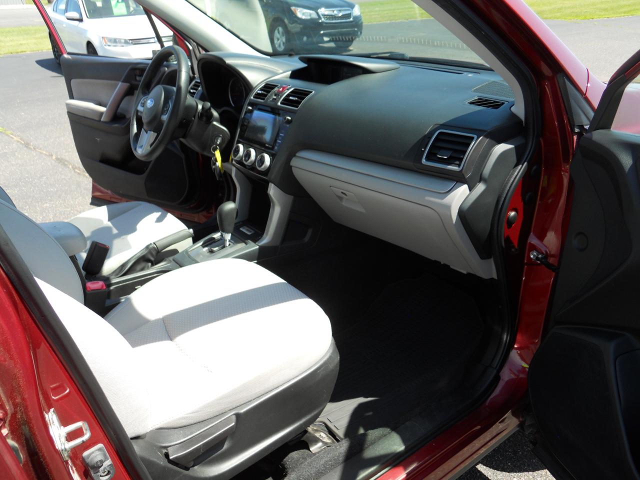 Subaru Forester 2.5i Premium PZEV CVT 2017