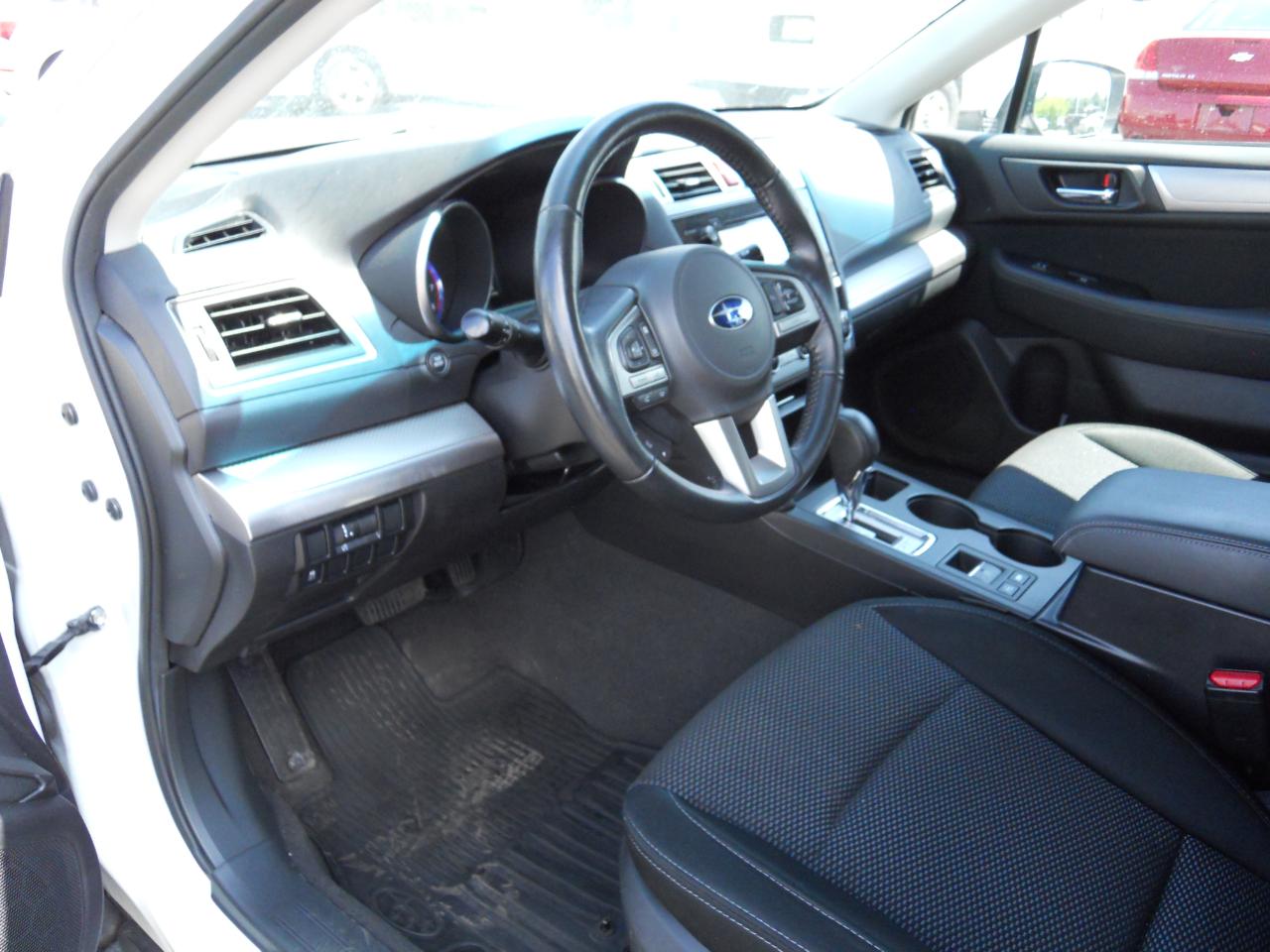 Subaru Outback 2.5i Premium 2015