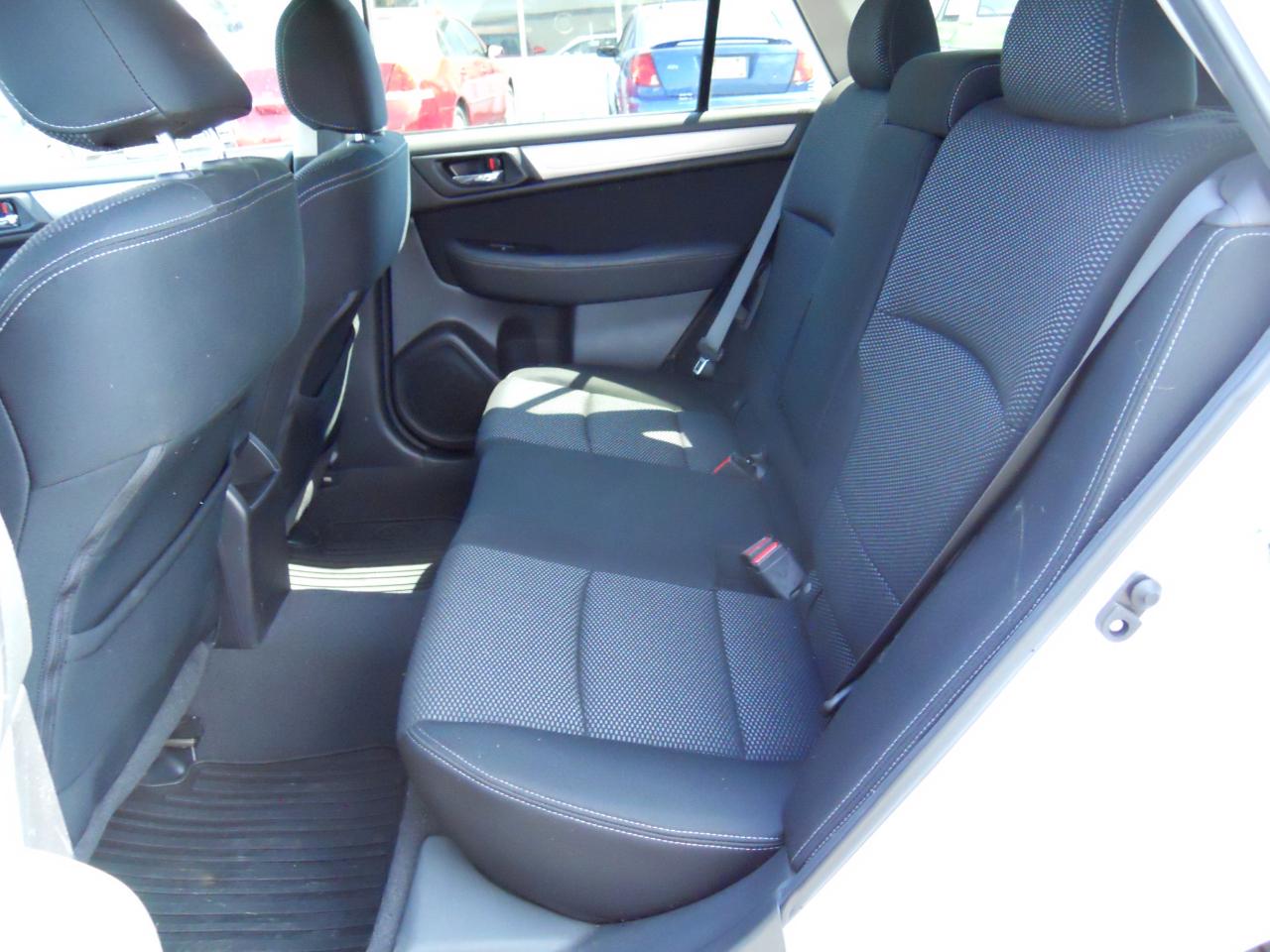 Subaru Outback 2.5i Premium 2015