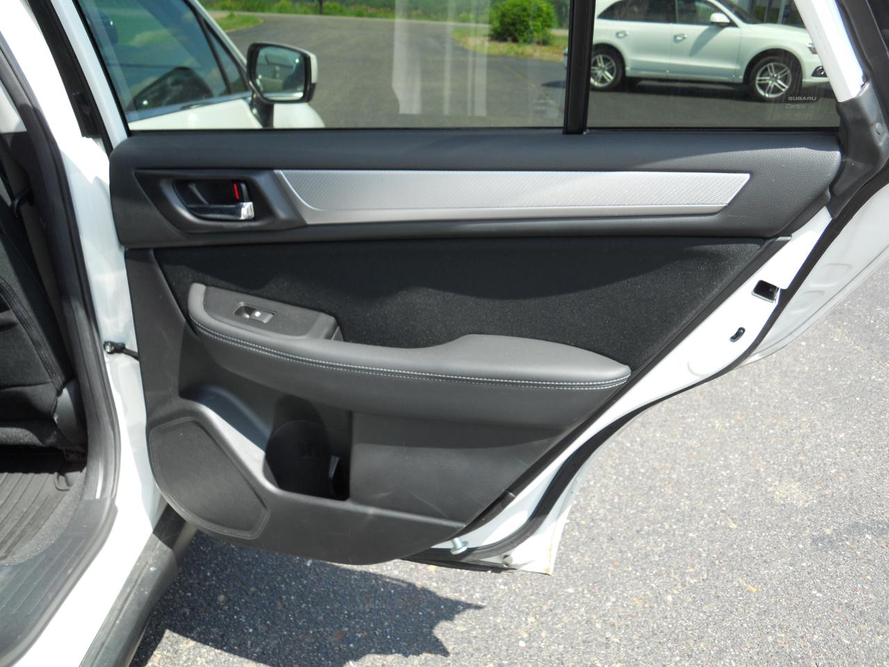 Subaru Outback 2.5i Premium 2015