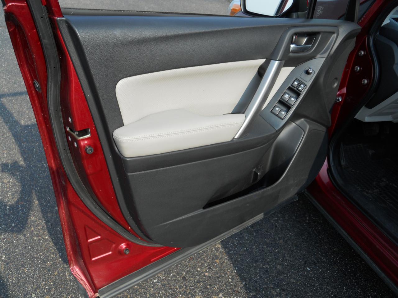 Subaru Forester 2.5i Limited 2015