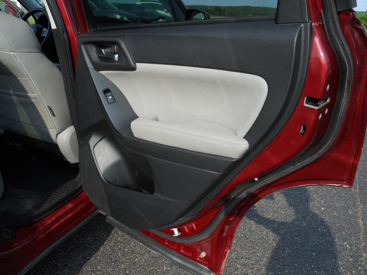 Subaru Forester 2.5i Limited 2015