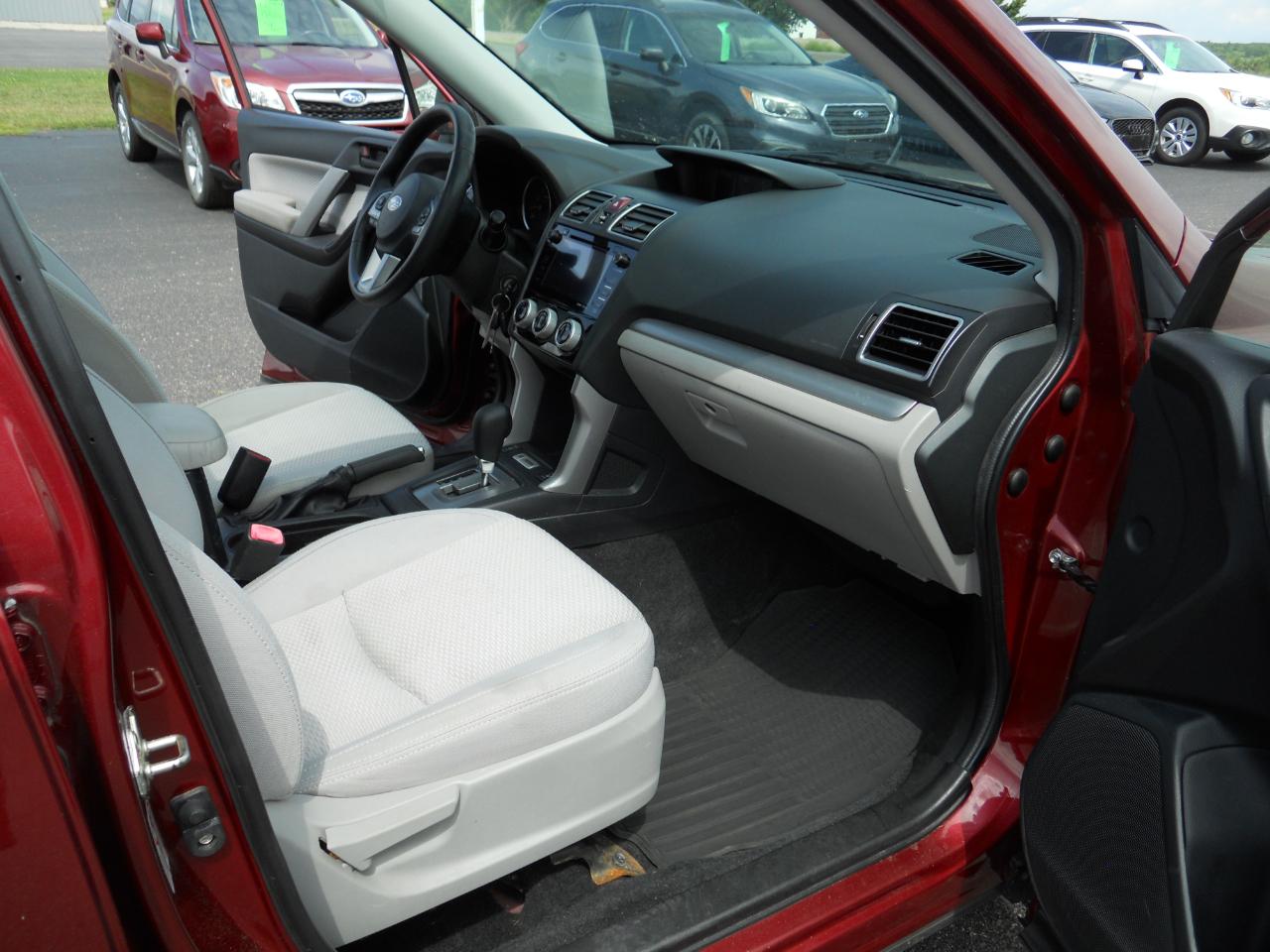 Subaru Forester 2.5i Premium PZEV CVT 2017