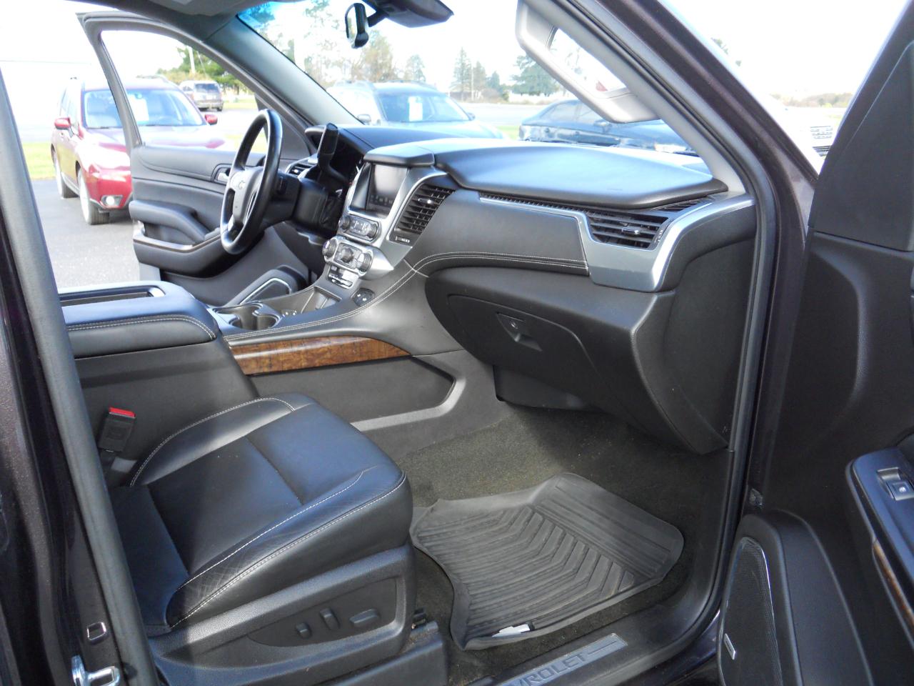 Chevrolet Suburban LT 4WD 2016