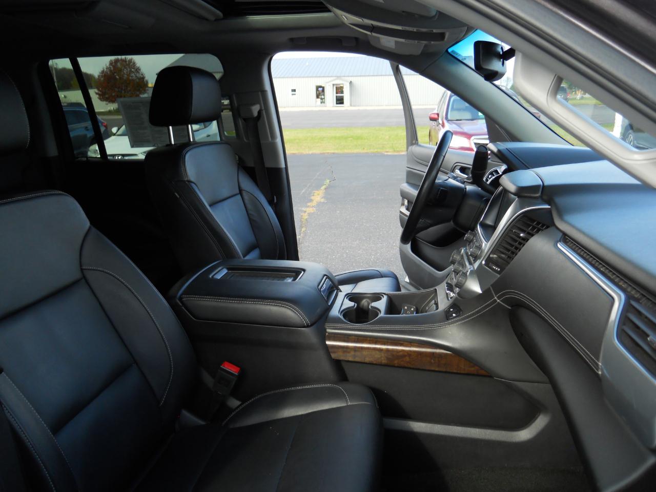 Chevrolet Suburban LT 4WD 2016