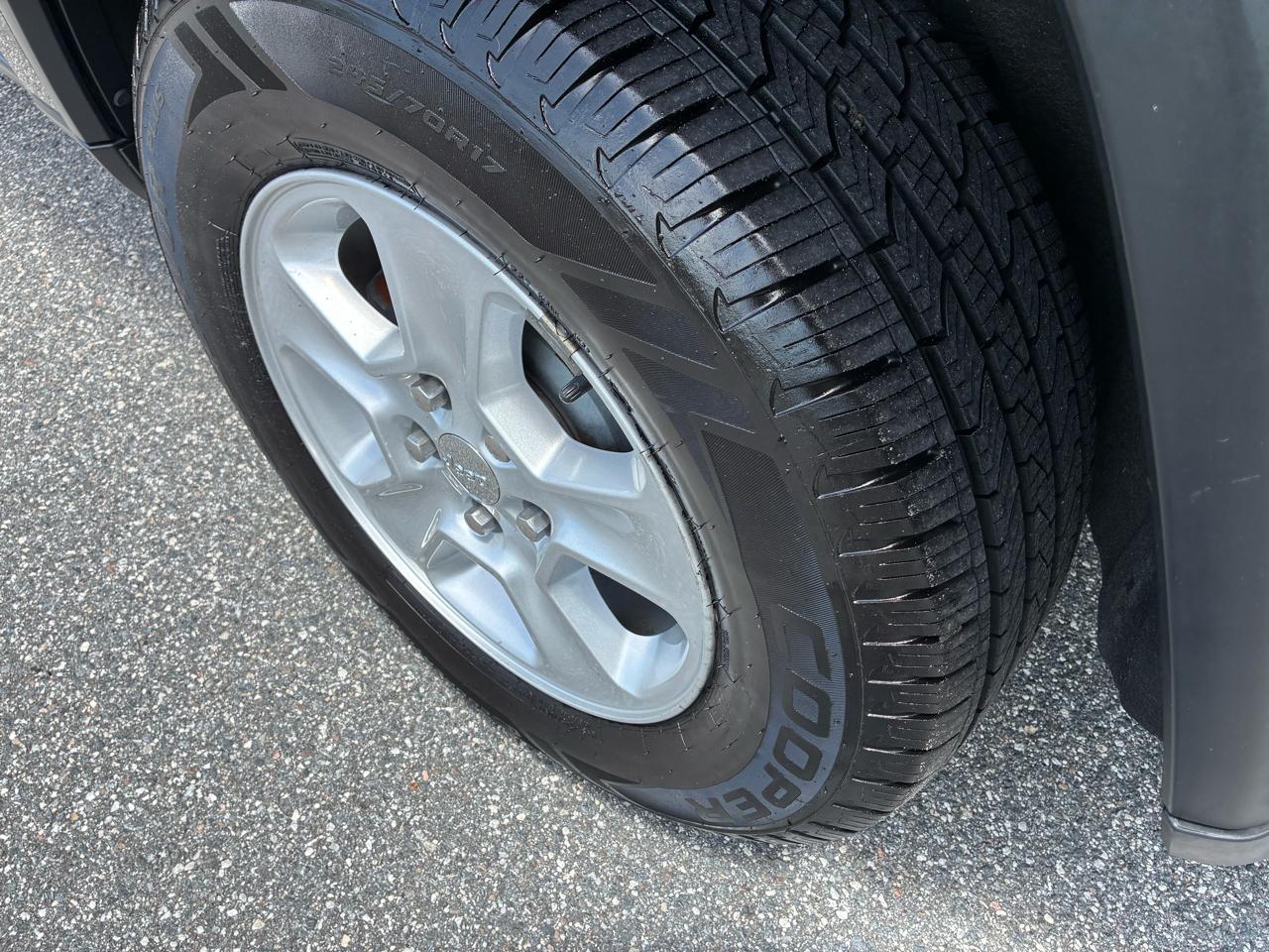 Jeep Grand Cherokee 4WD 4dr Laredo 2015