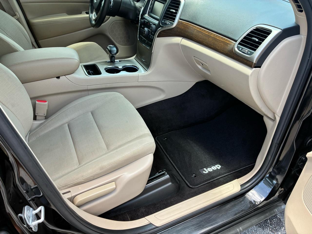 Jeep Grand Cherokee 4WD 4dr Laredo 2015