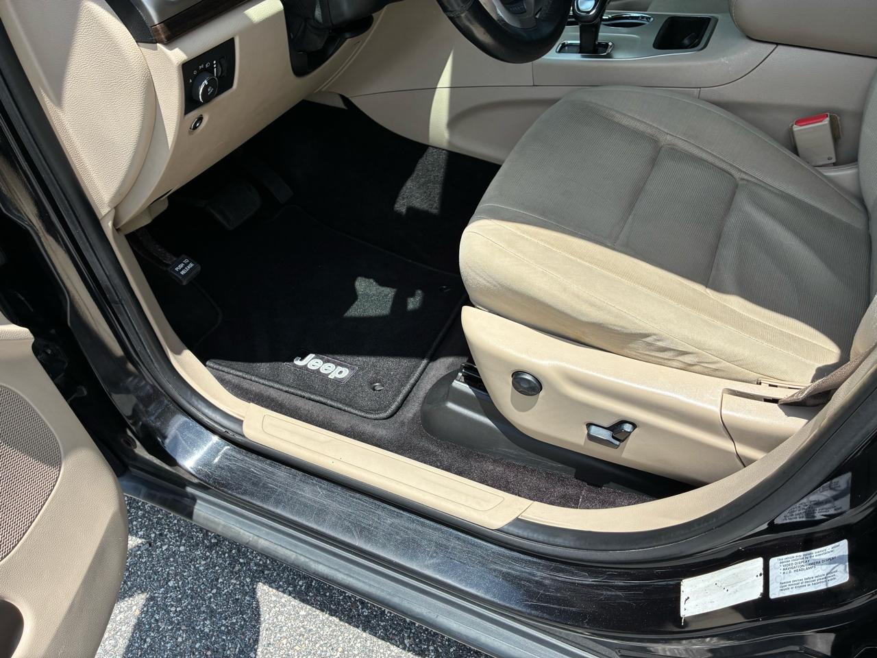 Jeep Grand Cherokee 4WD 4dr Laredo 2015