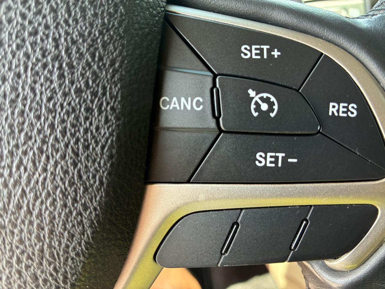 Jeep Grand Cherokee 4WD 4dr Laredo 2015