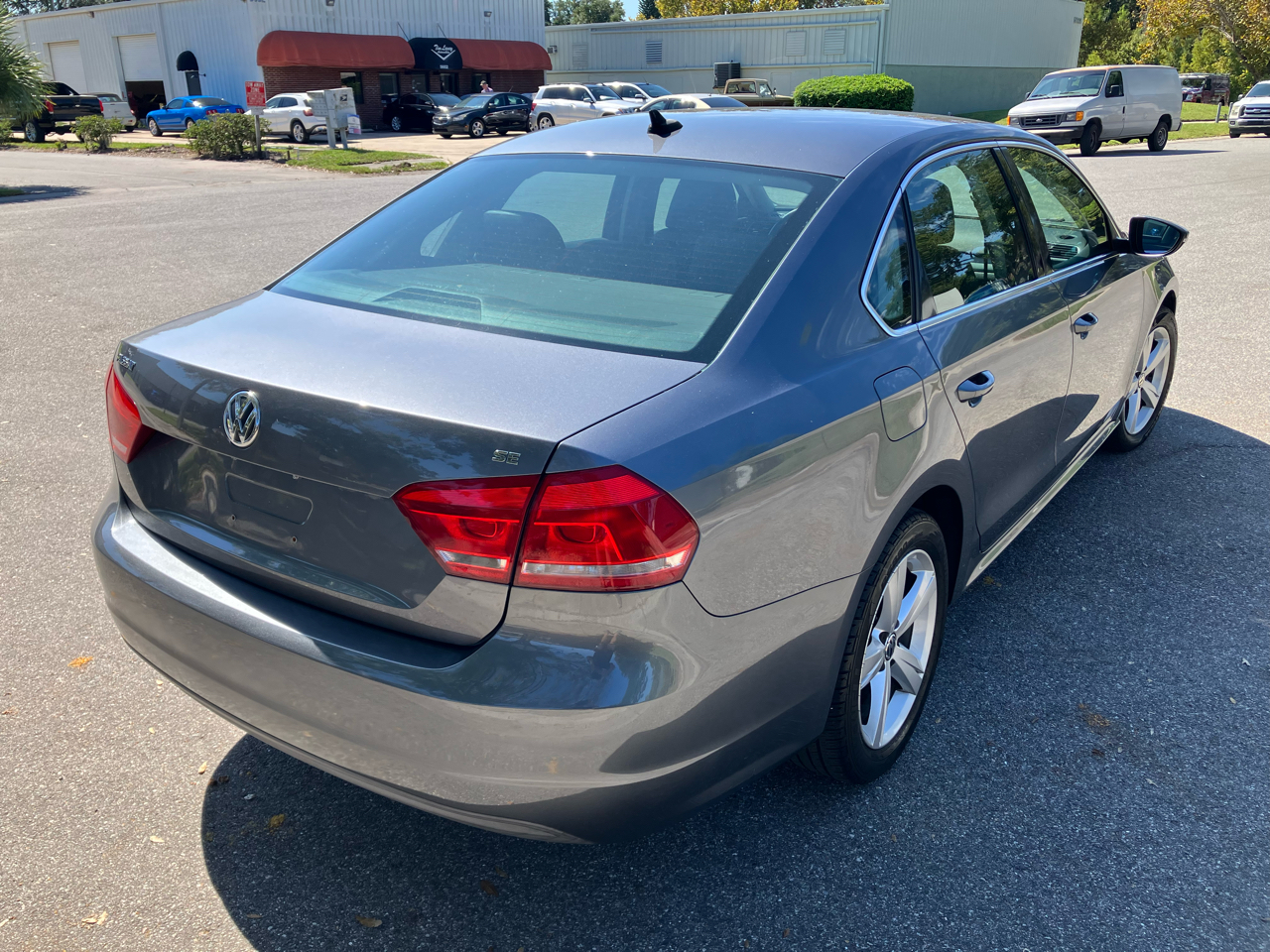 Volkswagen Passat 4dr Sdn 2.5L Auto SE 2012 Volkswagen Passat 4dr Sdn 2.5L Auto SE 2012