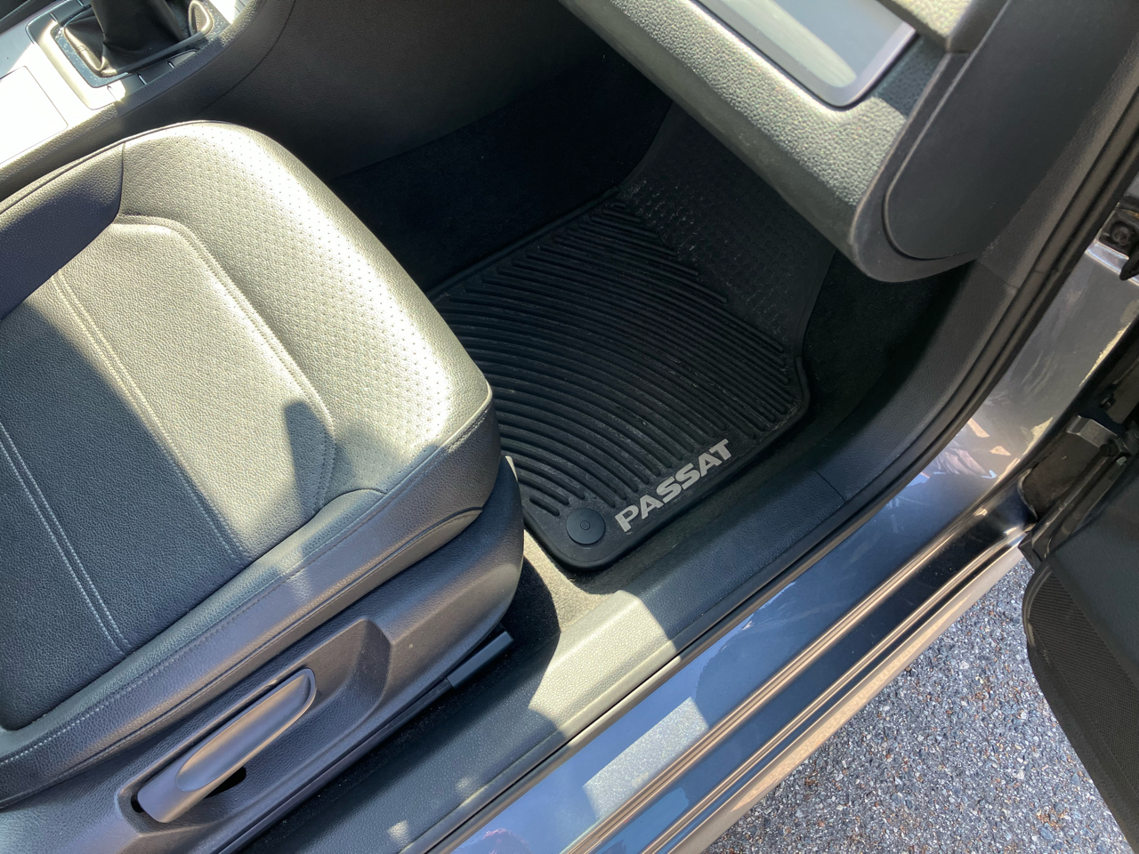 Volkswagen Passat 4dr Sdn 2.5L Auto SE 2012 Volkswagen Passat 4dr Sdn 2.5L Auto SE 2012