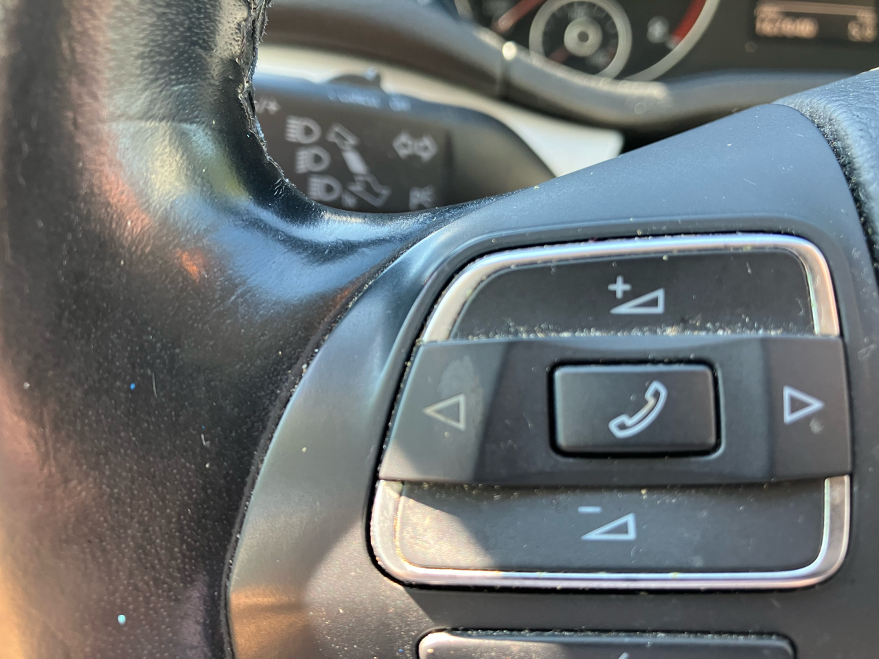 Volkswagen Passat 4dr Sdn 2.5L Auto SE 2012 Volkswagen Passat 4dr Sdn 2.5L Auto SE 2012