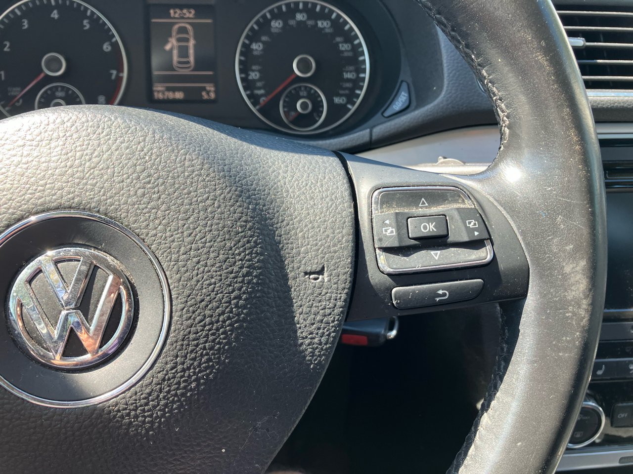 Volkswagen Passat 4dr Sdn 2.5L Auto SE 2012 Volkswagen Passat 4dr Sdn 2.5L Auto SE 2012