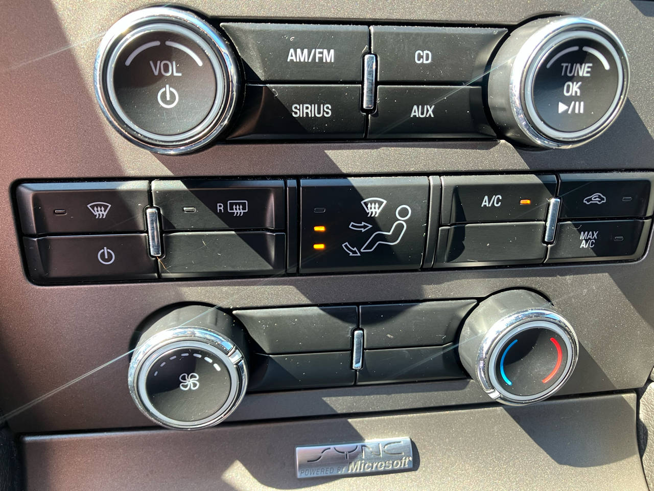 Ford Mustang 2dr Cpe V6 Premium 2011 Ford Mustang 2dr Cpe V6 Premium 2011