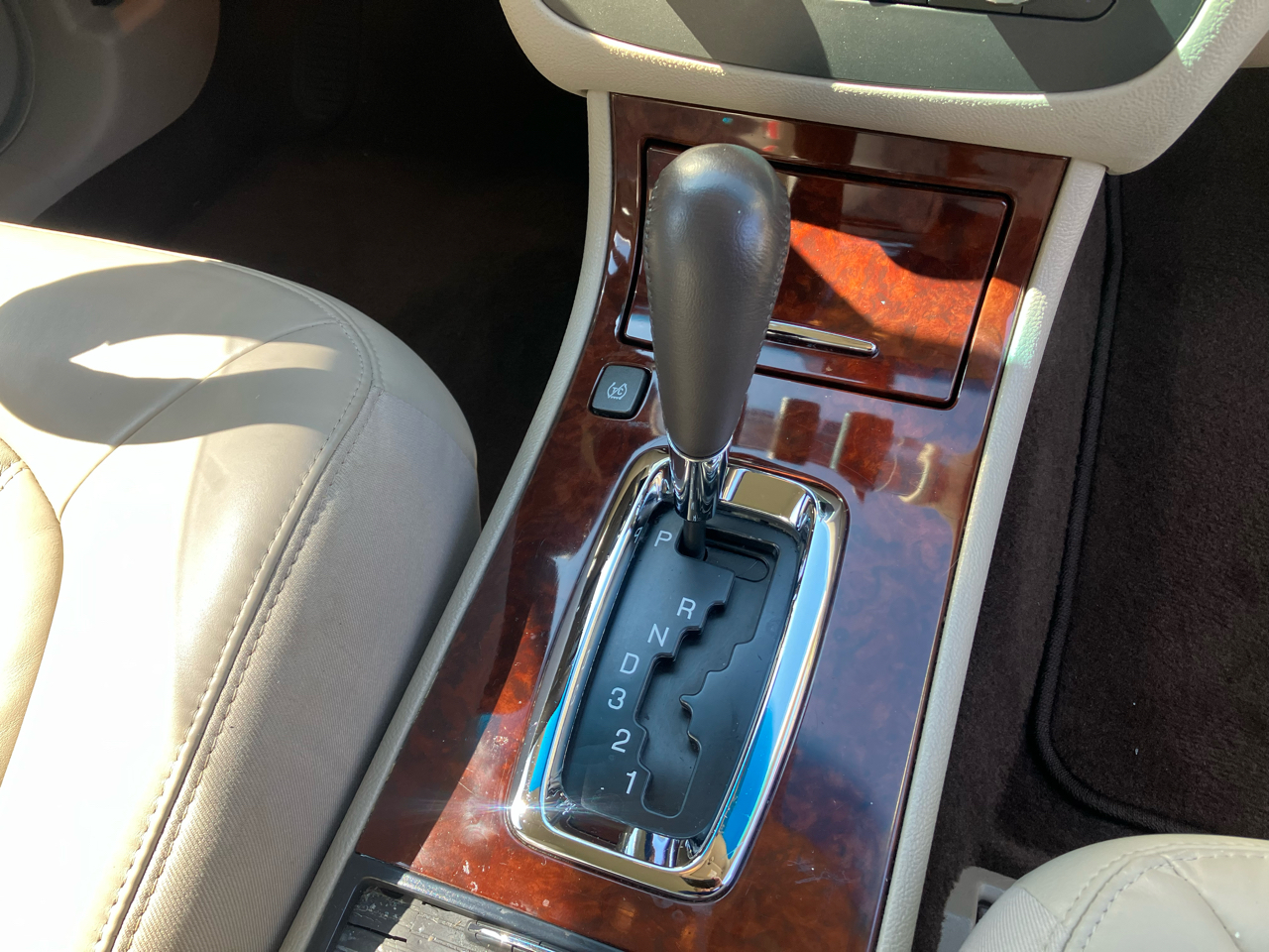 Buick Lucerne 4dr Sdn V6 CXL 2007 Buick Lucerne 4dr Sdn V6 CXL 2007