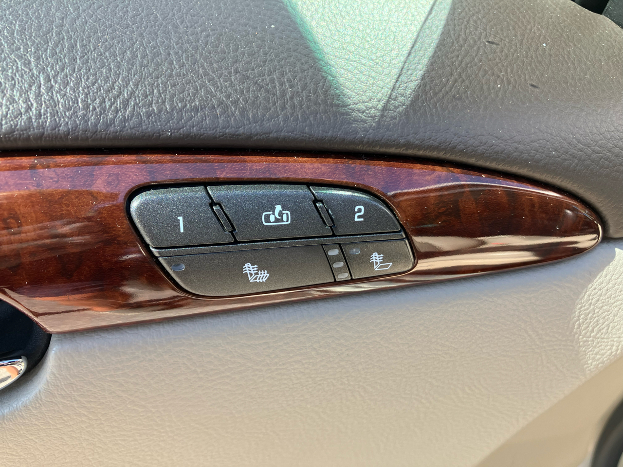 Buick Lucerne 4dr Sdn V6 CXL 2007 Buick Lucerne 4dr Sdn V6 CXL 2007