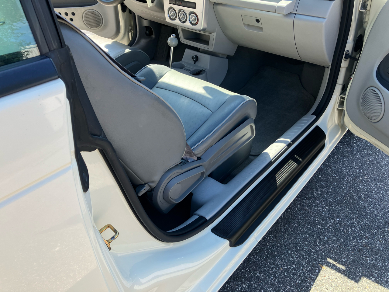 Chrysler PT Cruiser 2dr Convertible Touring 2006 Chrysler PT Cruiser 2dr Convertible Touring 2006