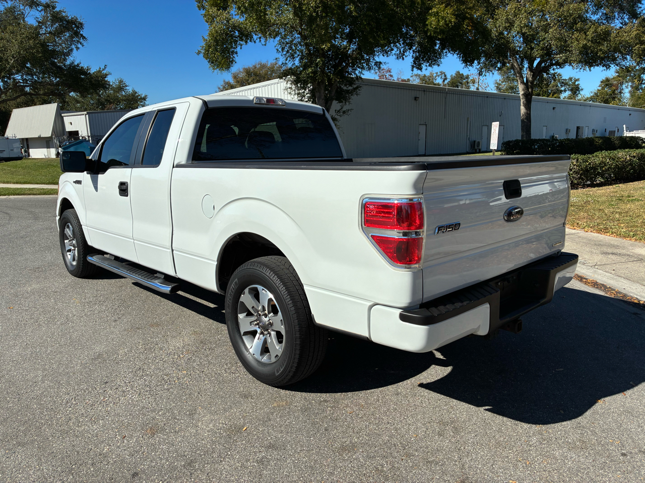 Ford F-150 2WD SuperCab 133" STX 2013
