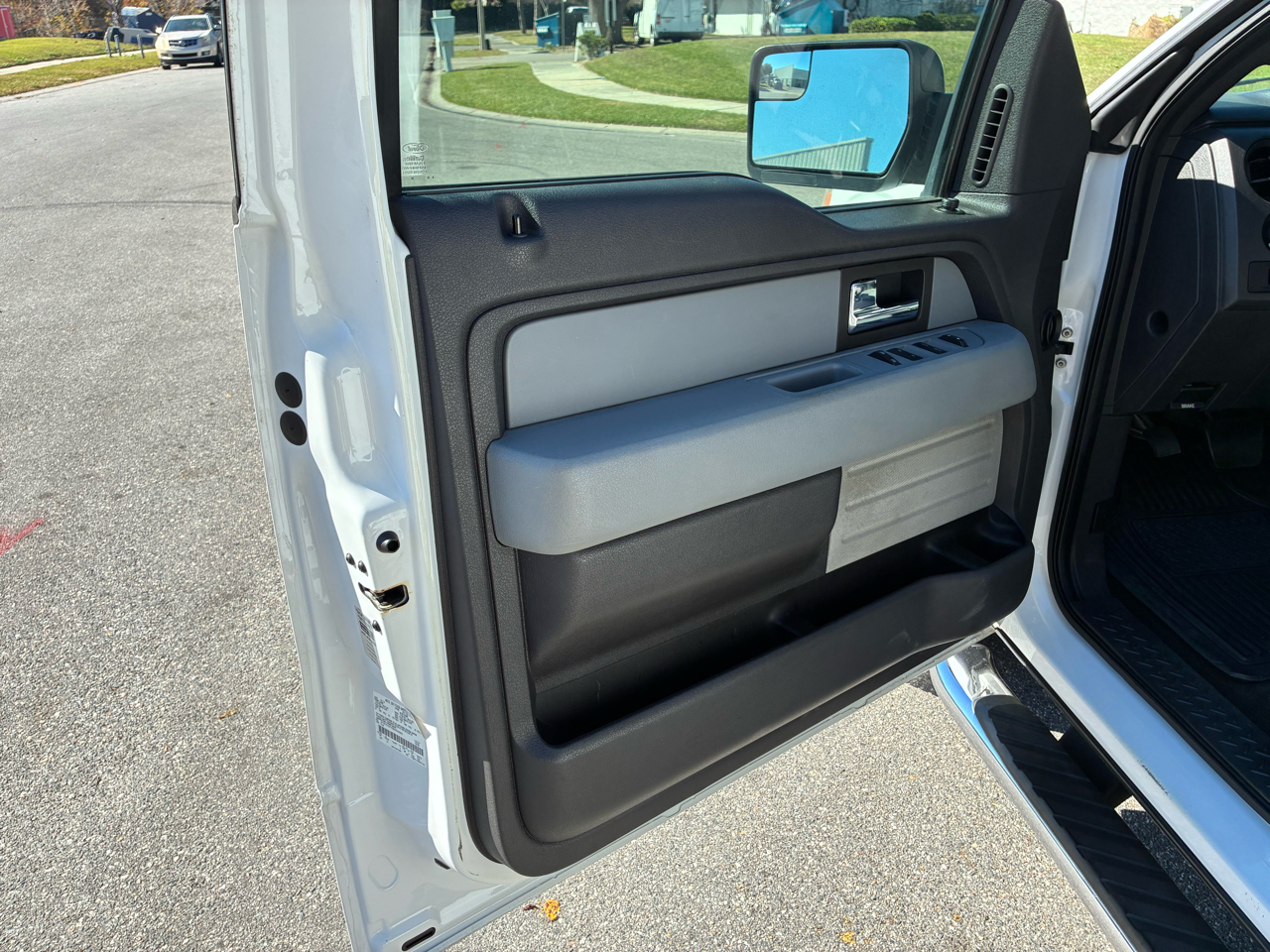 Ford F-150 2WD SuperCab 133" STX 2013