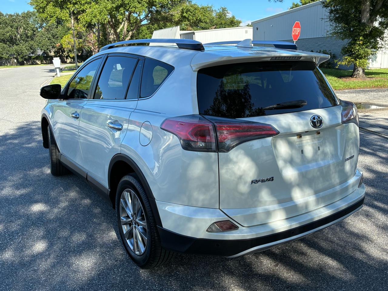 Toyota RAV4 FWD 4dr Limited (Natl) 2016