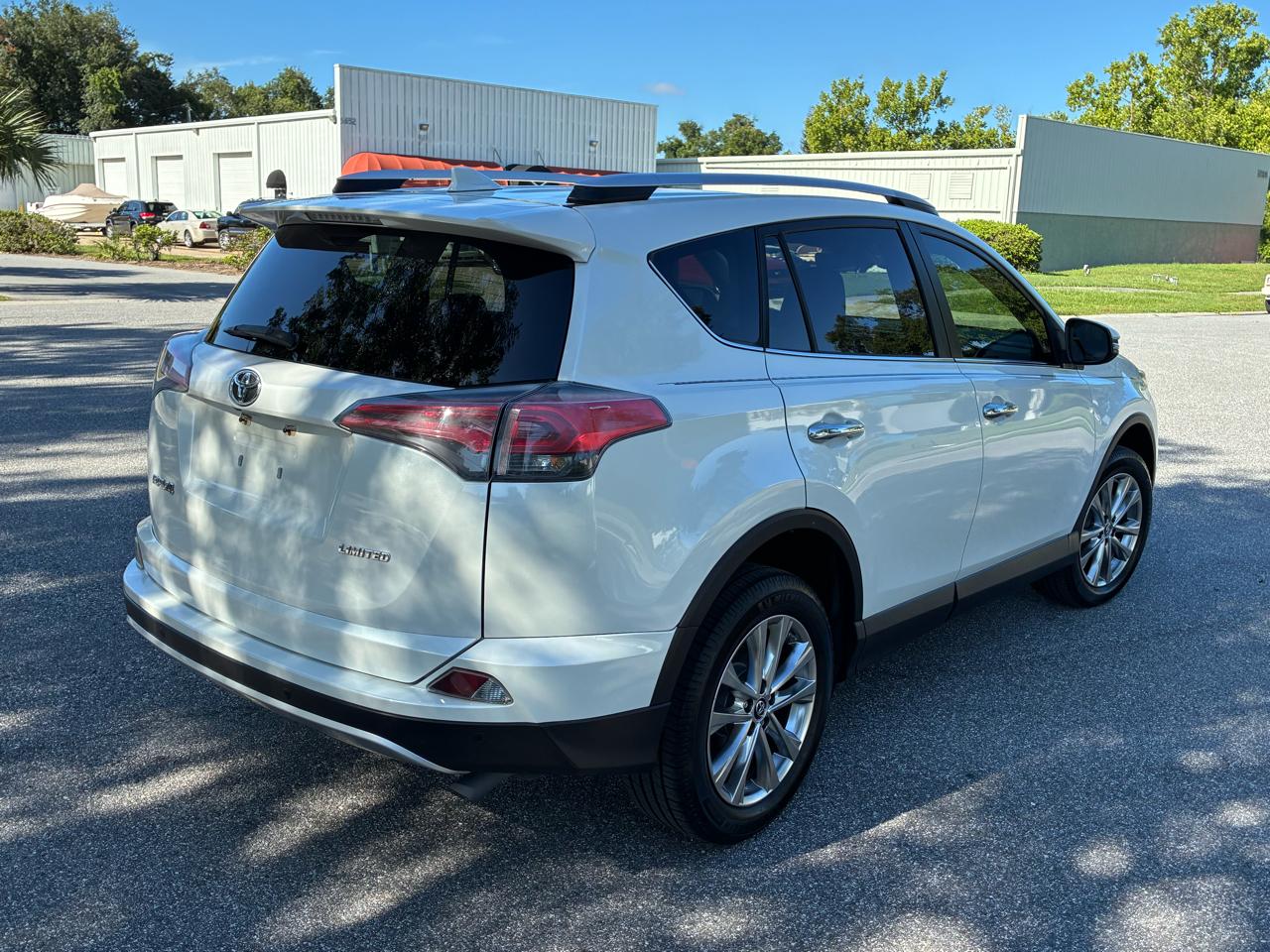 Toyota RAV4 FWD 4dr Limited (Natl) 2016