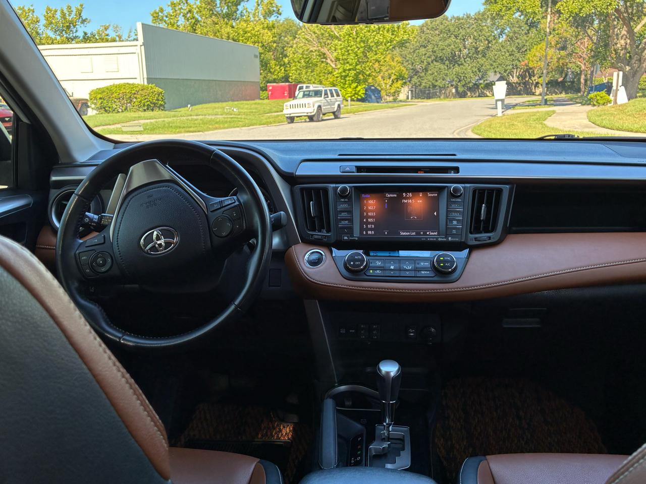 Toyota RAV4 FWD 4dr Limited (Natl) 2016