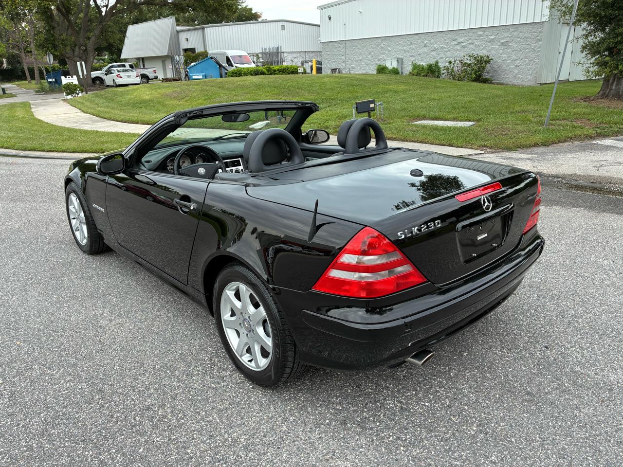 Mercedes-Benz SLK-Class 2dr Kompressor Roadster 2.3L 2002