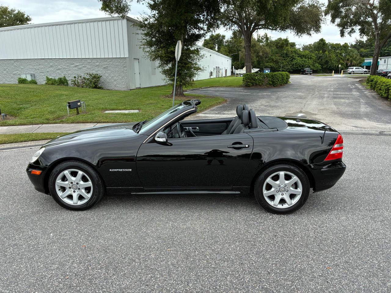 Mercedes-Benz SLK-Class 2dr Kompressor Roadster 2.3L 2002
