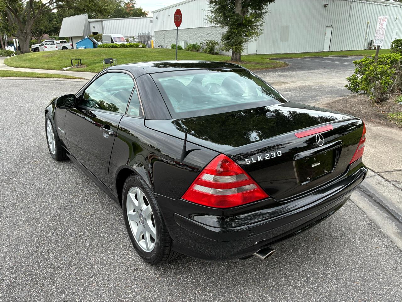 Mercedes-Benz SLK-Class 2dr Kompressor Roadster 2.3L 2002