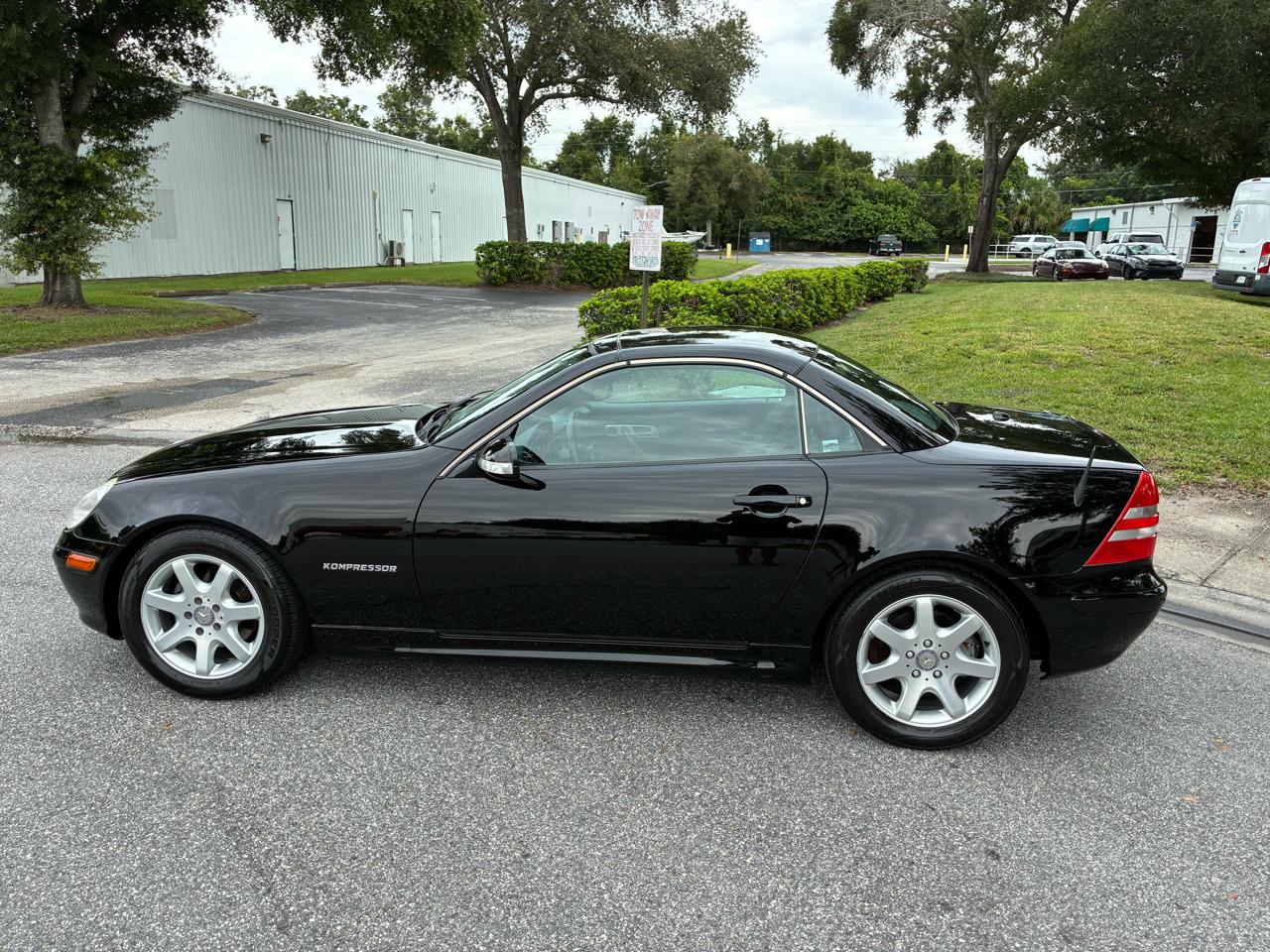 Mercedes-Benz SLK-Class 2dr Kompressor Roadster 2.3L 2002