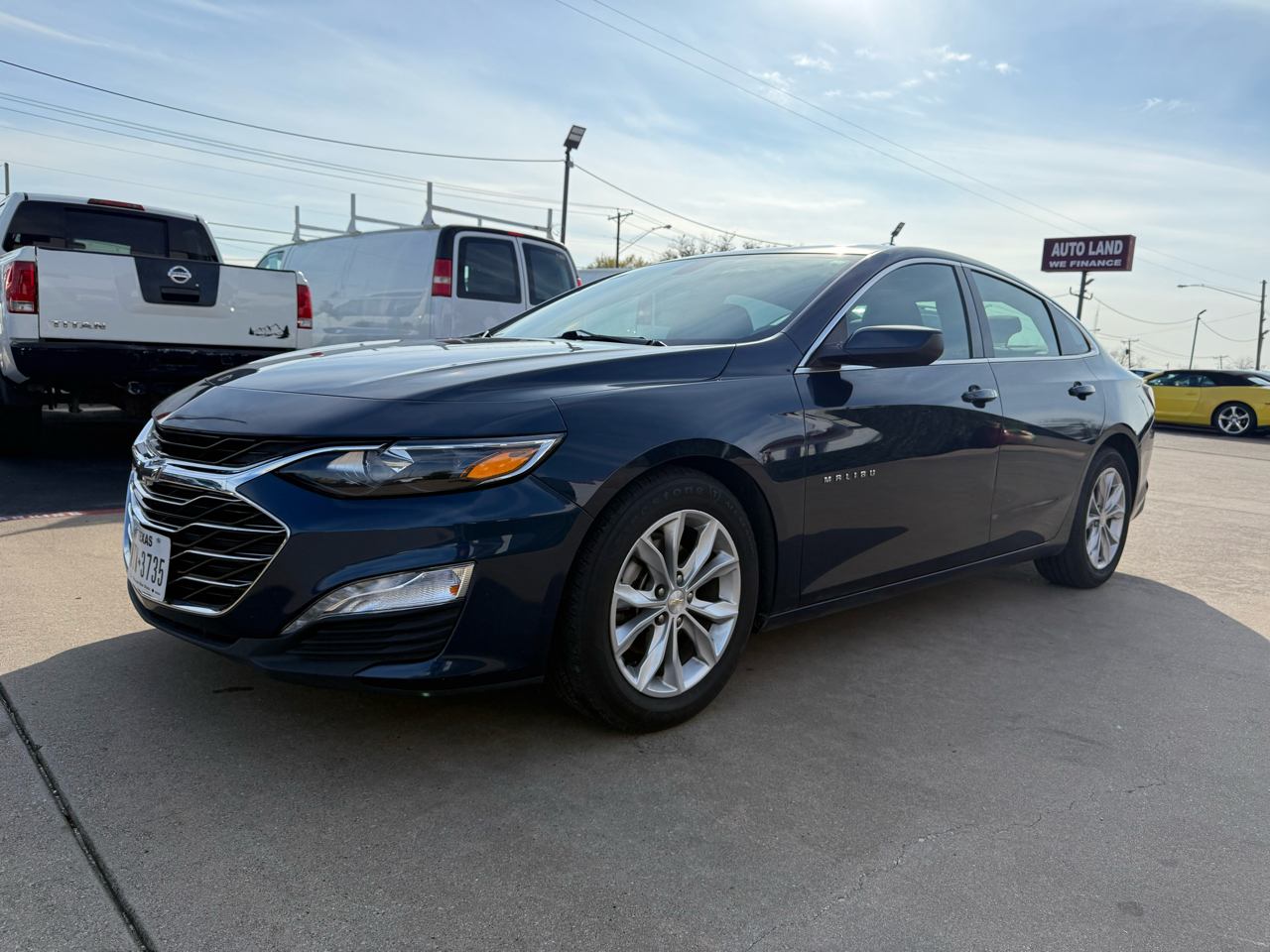 2022 Chevrolet Malibu photo 2