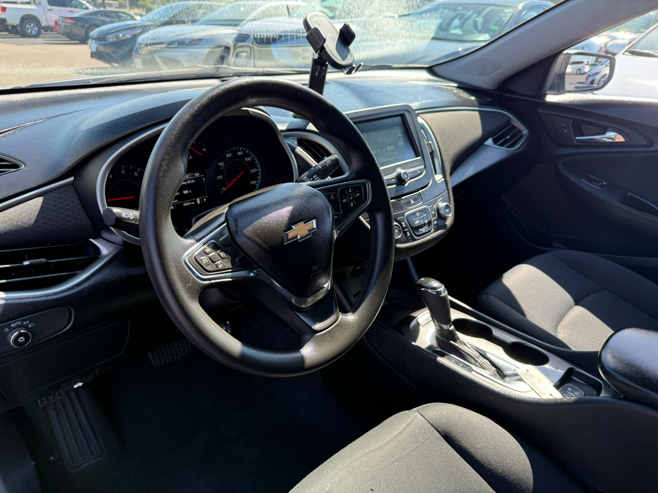 2017 Chevrolet Malibu LS photo 4