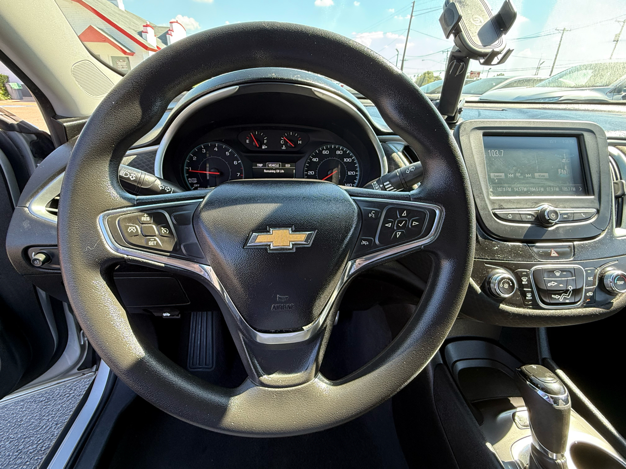 2017 Chevrolet Malibu LS photo 5