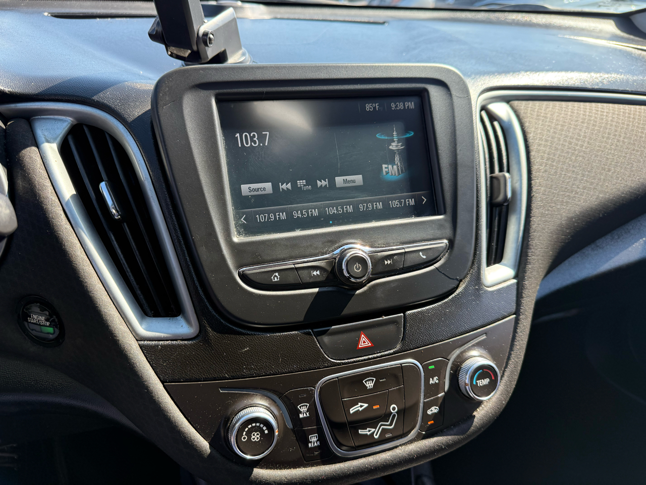 2017 Chevrolet Malibu LS photo 6