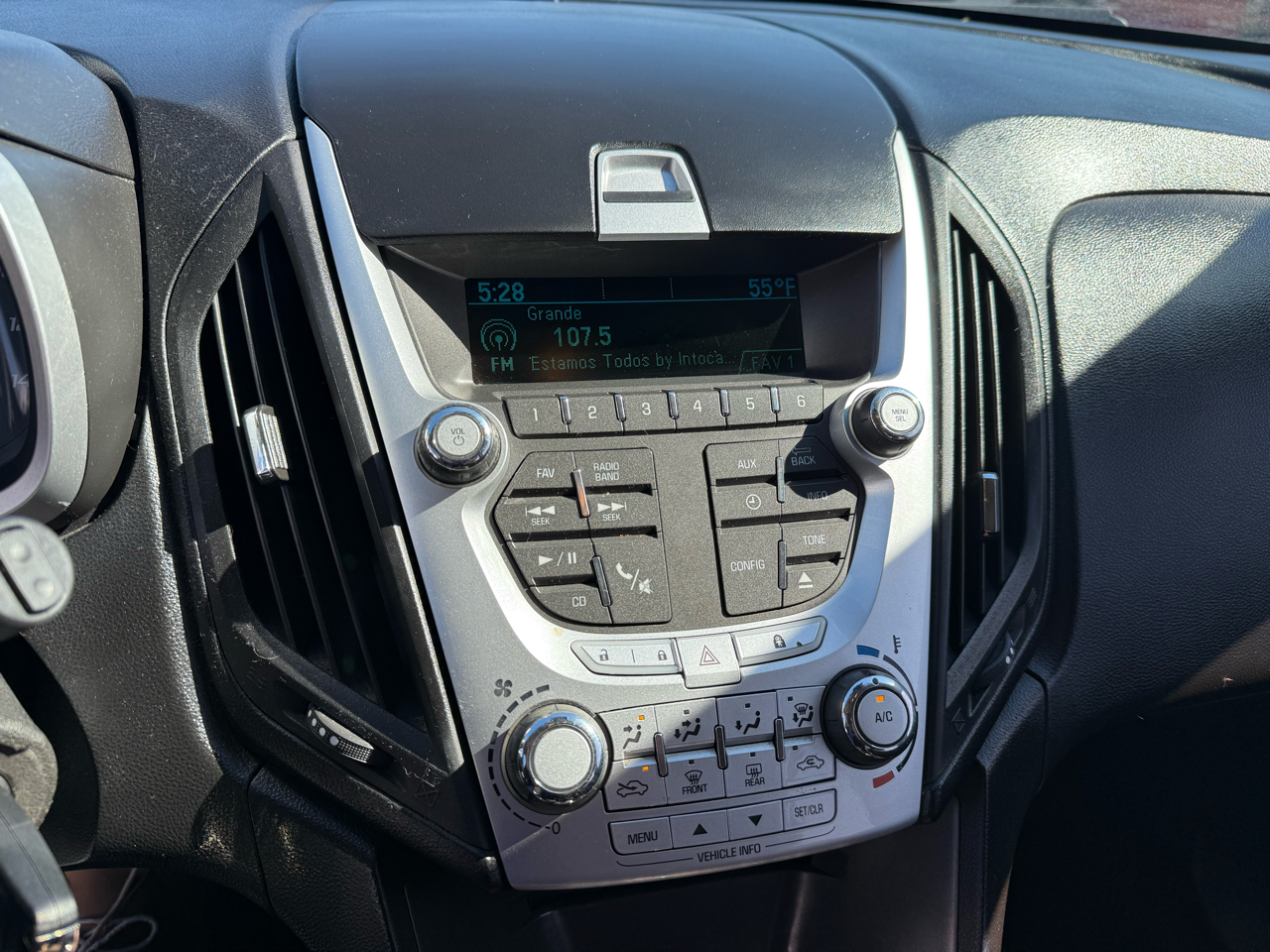 2012 Chevrolet Equinox LS photo 4