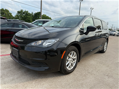 2022 Chrysler Voyager 