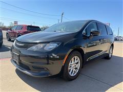 2022 Chrysler Voyager 