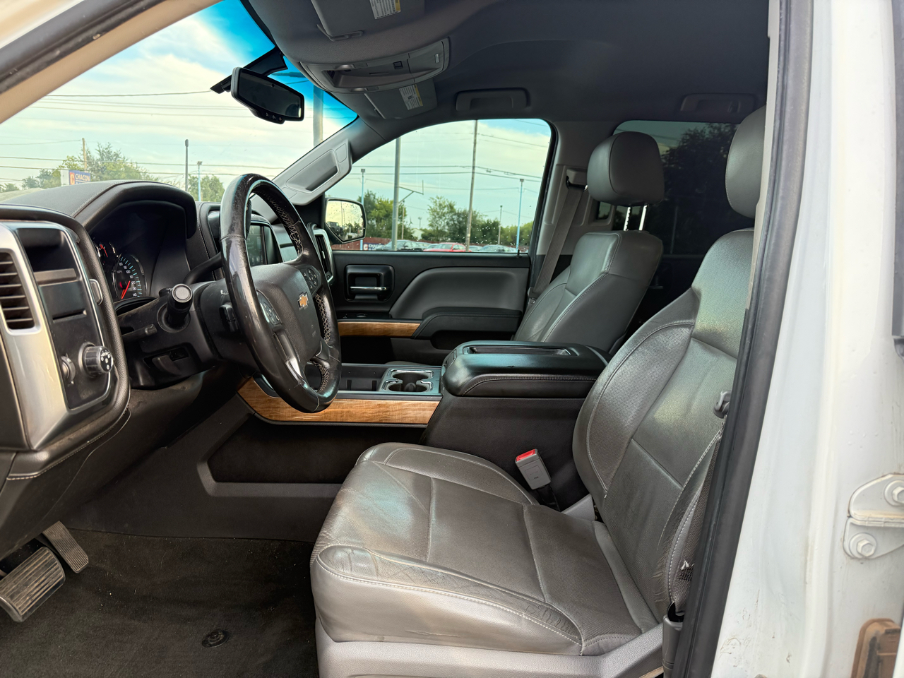 2015 Chevrolet Silverado 1500 LTZ photo 3