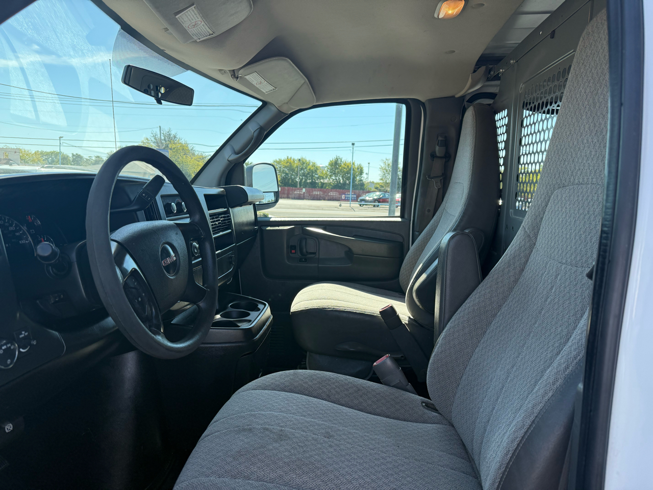 2014 Gmc Savana 2500 Cargo photo 3