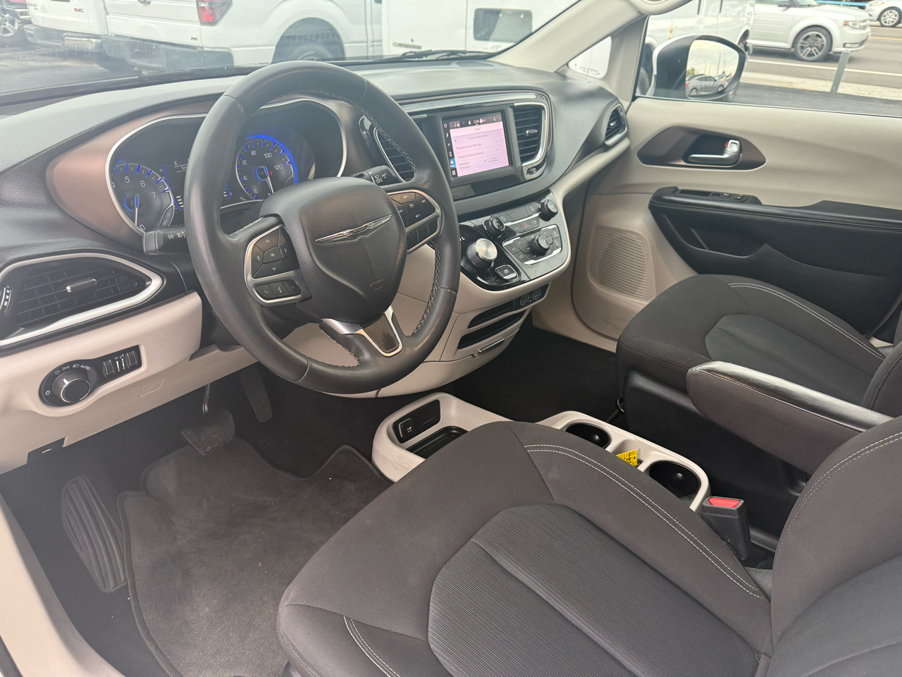 Chrysler Voyager LX 2023