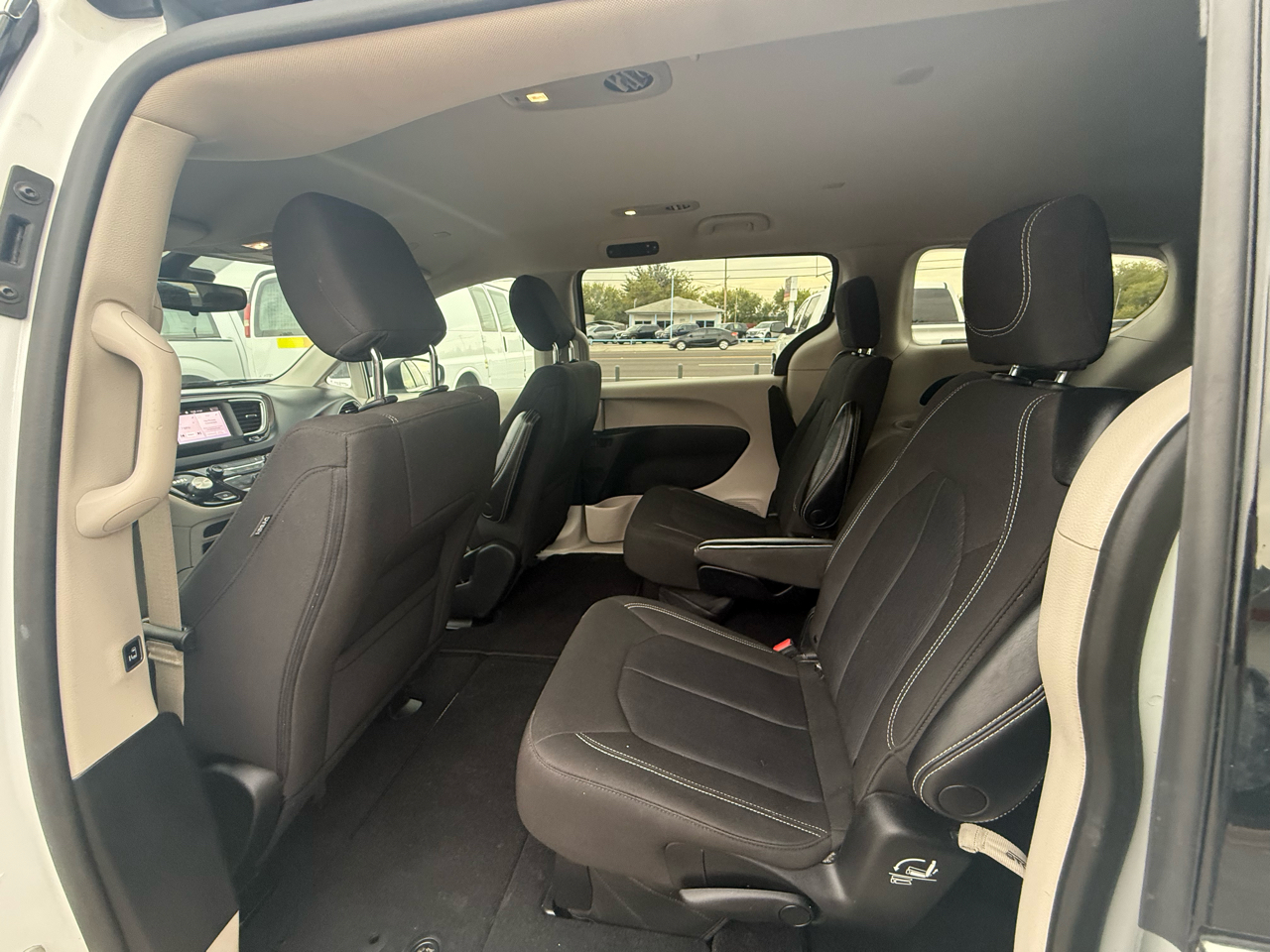 Chrysler Voyager LX 2023
