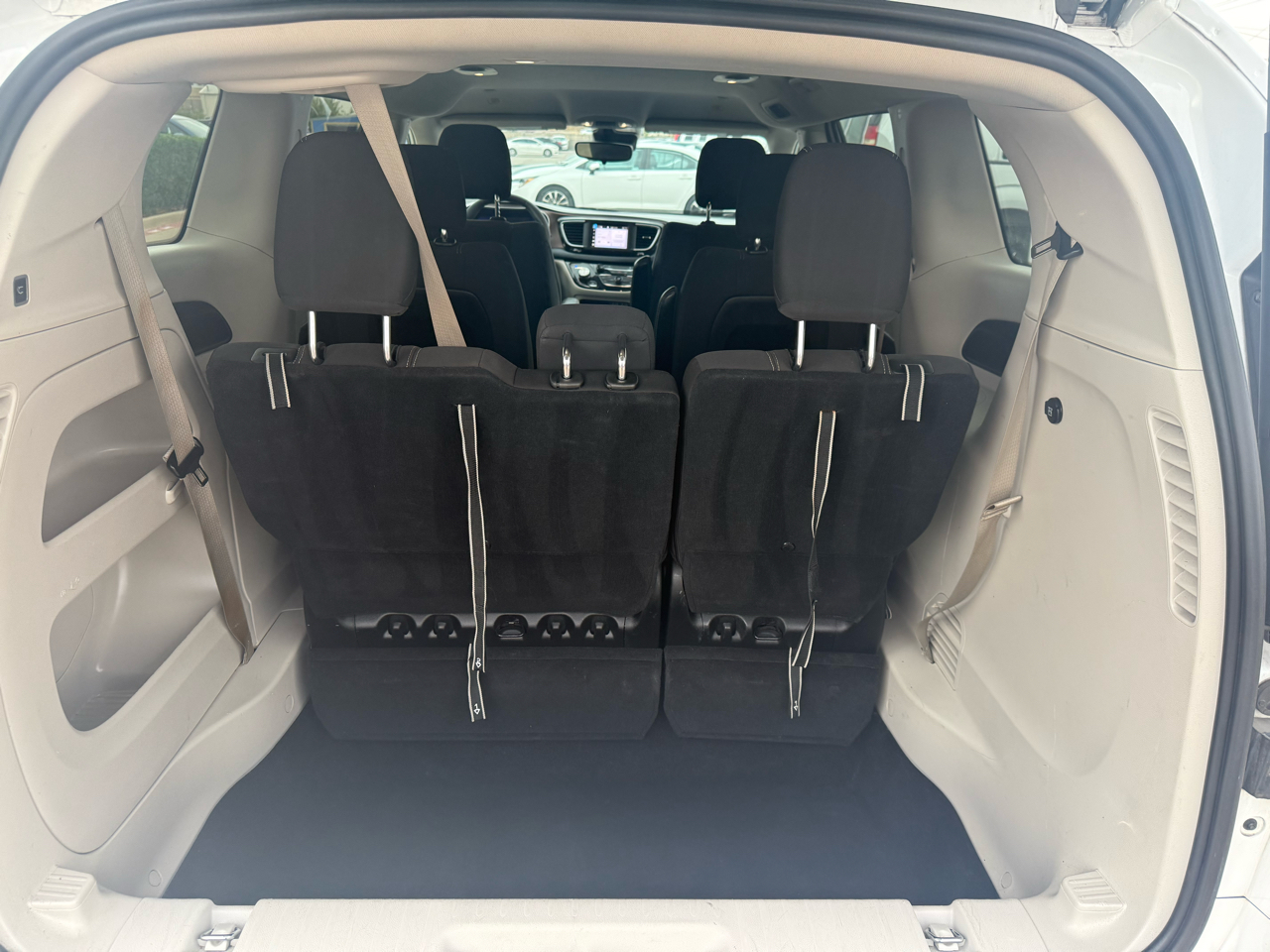 Chrysler Voyager LX 2023