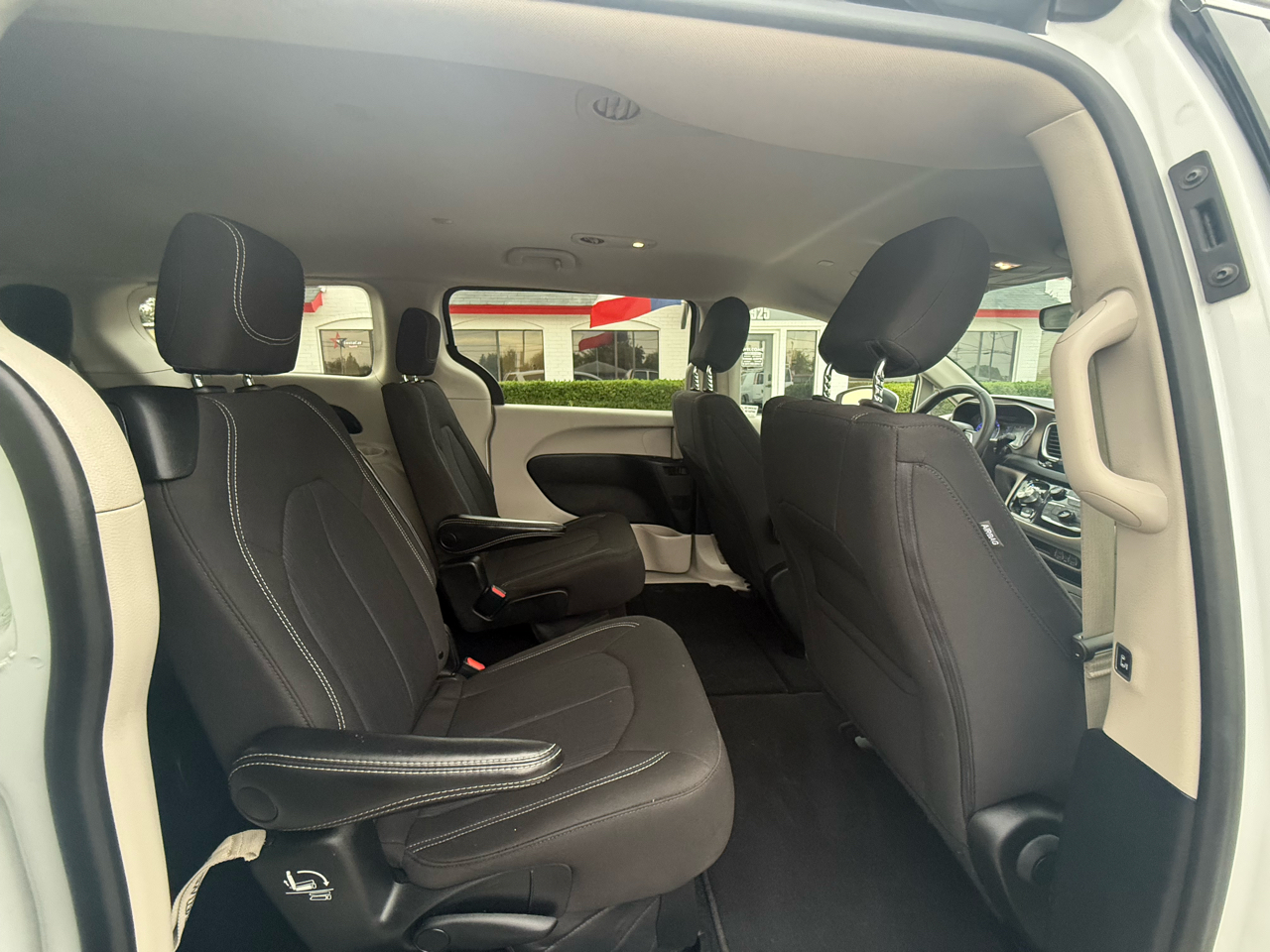 Chrysler Voyager LX 2023