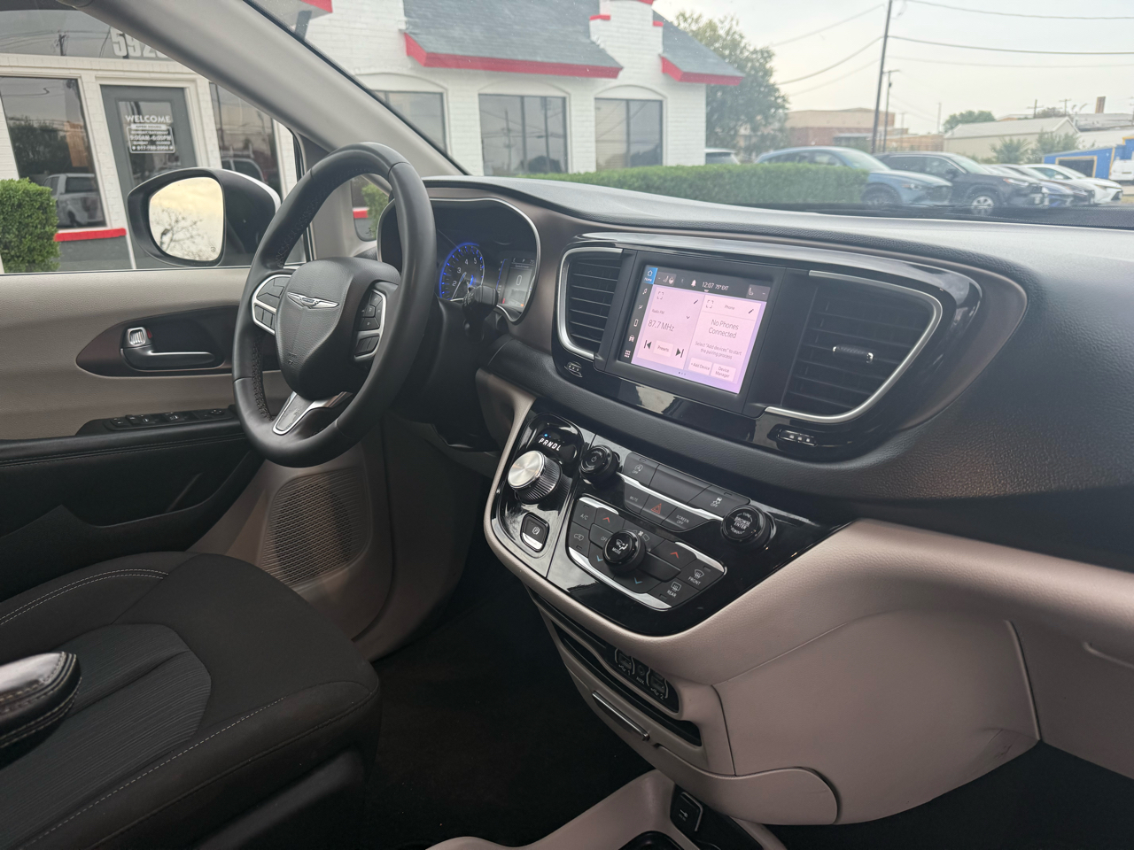 Chrysler Voyager LX 2023