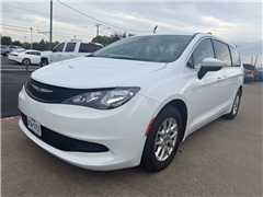 2023 Chrysler Voyager 