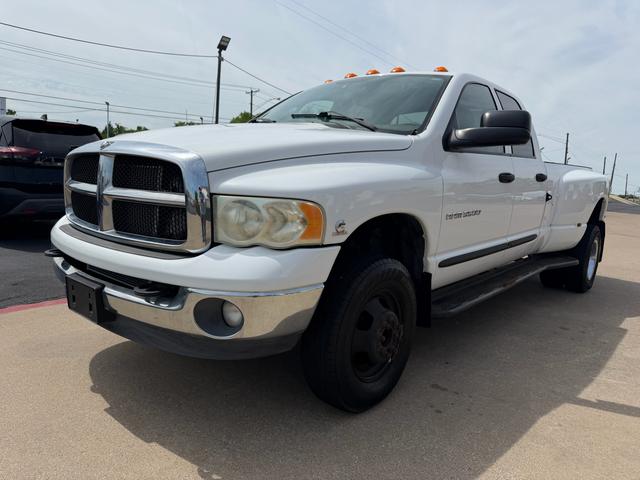White 2004 Dodge RAM 3500 SLT Quad Cab LB DRW 4WD Pickup Truck Four-Wheel Drive 5-Speed Automatic