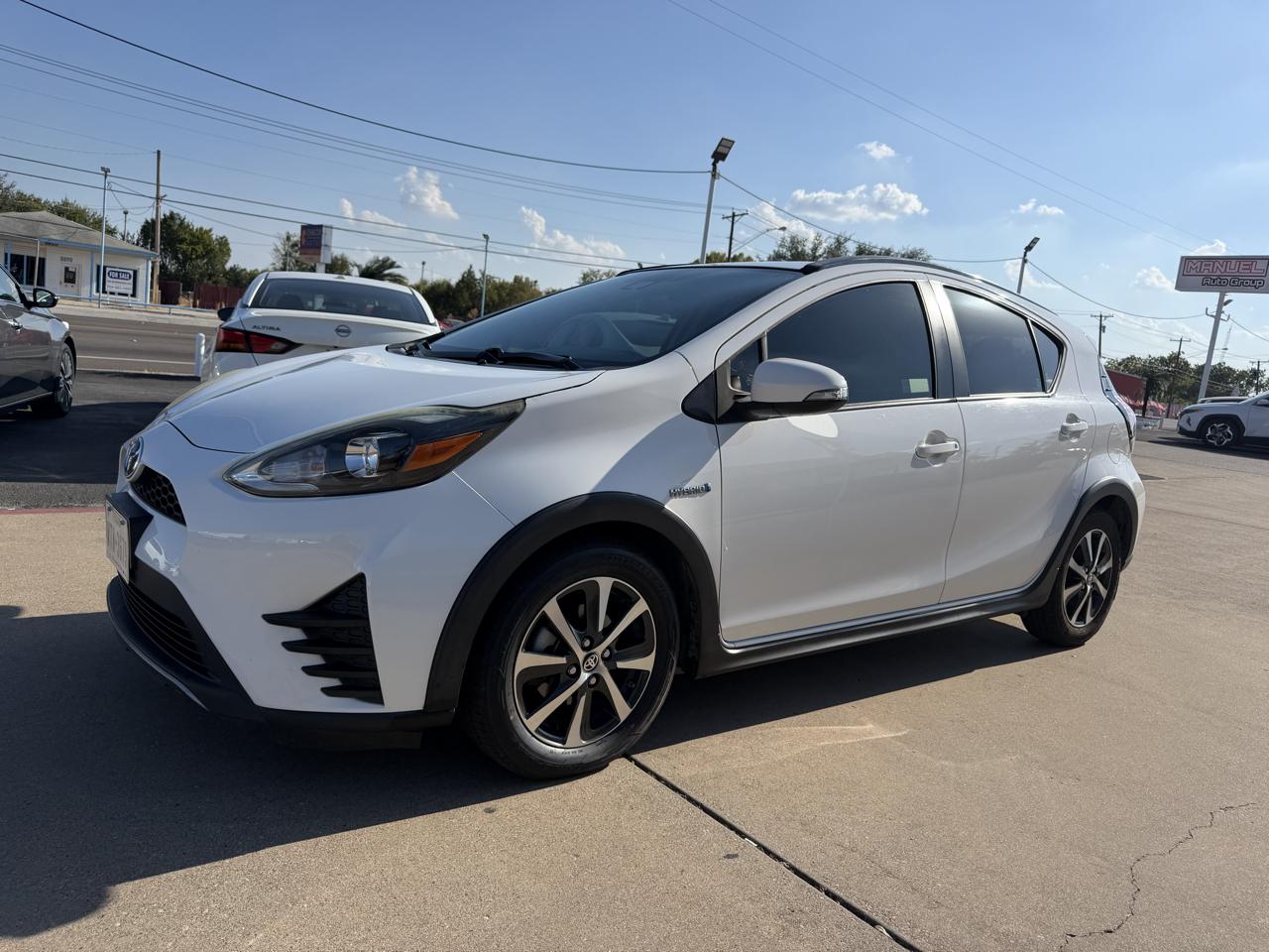 Toyota Prius C photo 2